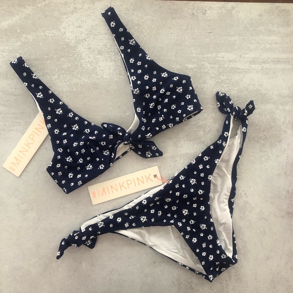 MINKPINK Mantaray 2 Pc Bikini in Navy & White Floral S NWT - Picture 3 of 6